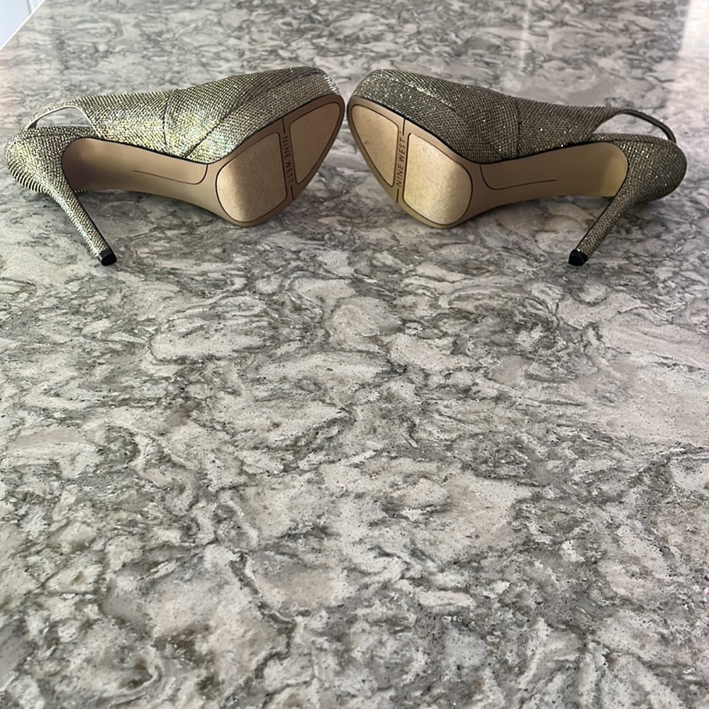 Nine West gold/silver 4in platform heels - Picture 6 of 9
